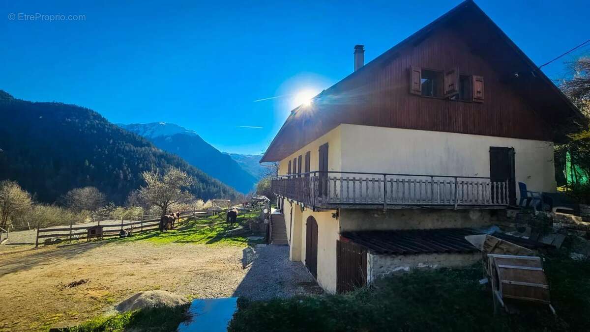 Maison lumineuse 7 pièces - Albiez-le-Jeune - photo 12