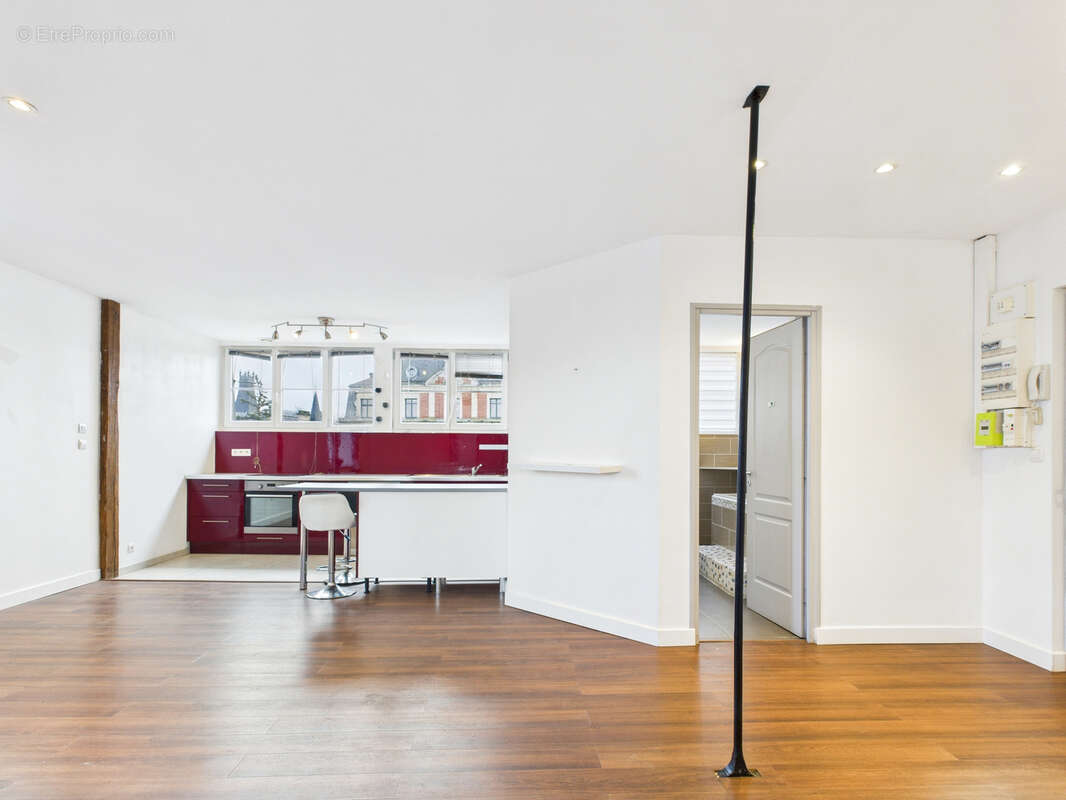 Secteur Saint Martin: Magnifique emplacement pour cet appartement de type 3 composé de 2 chambres - photo 2