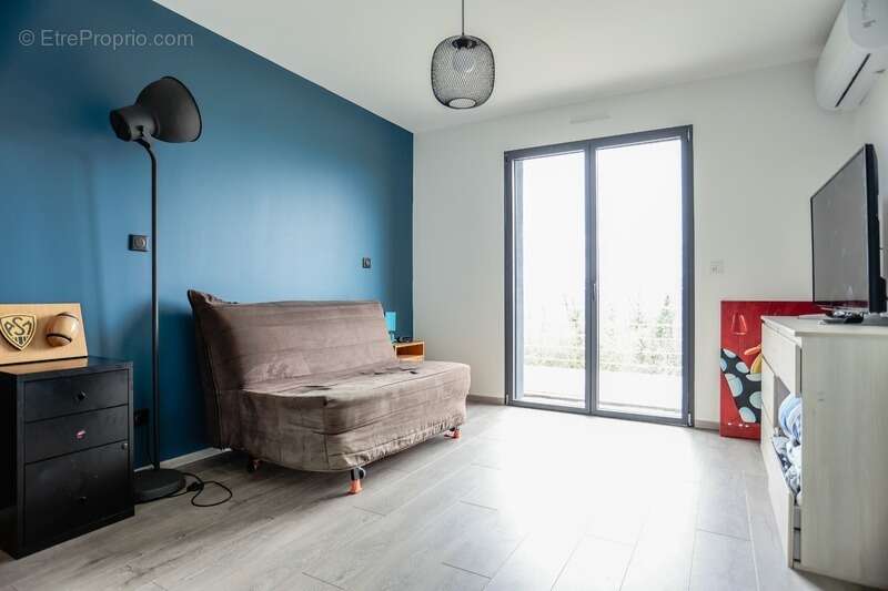 Maison 5 pièces - 137 m² - SAINT MAURICE (63270) - 405 000 euros - photo 10