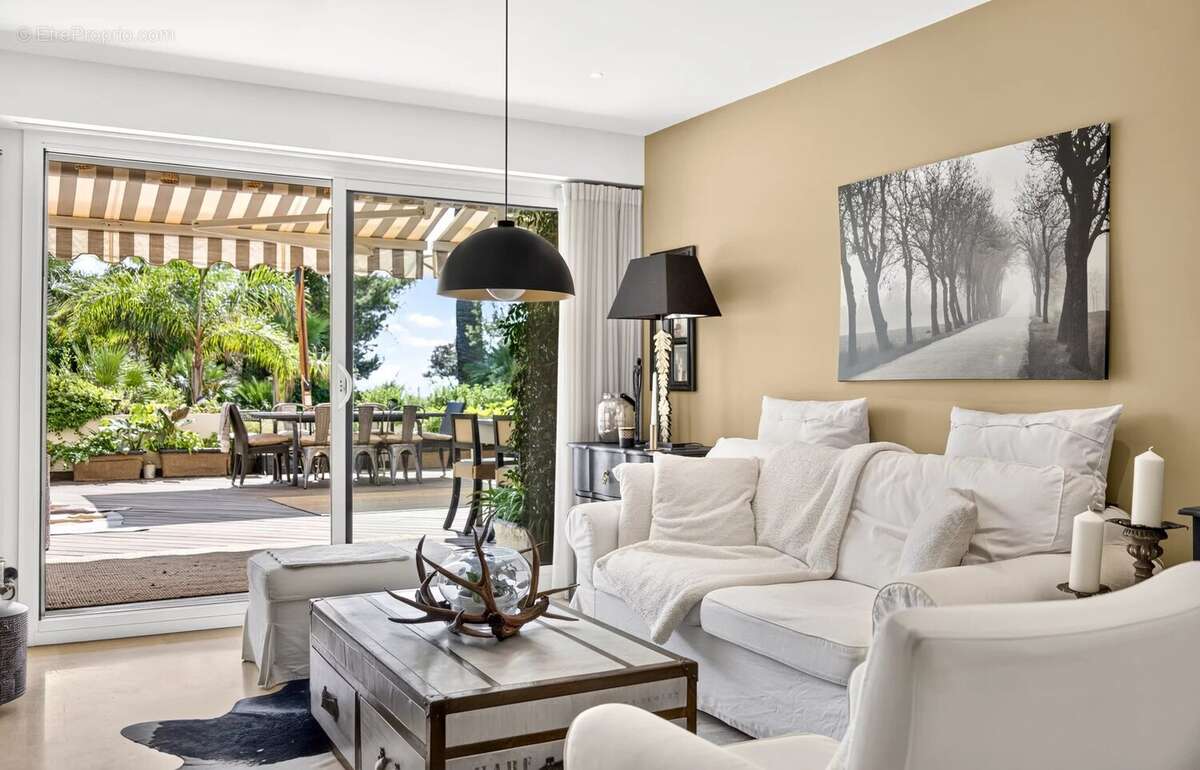 Cannes - palm beach - 3 pieces 54 m² - terrasse 80m² - vue mer - piscine - parking - photo 9