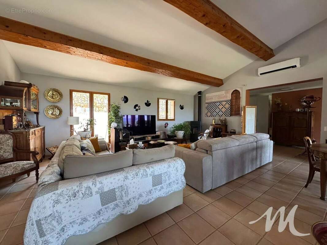 Grande maison de Charme à vendre  à Montmeyan avec Piscine, garage, abri voiture - photo 41