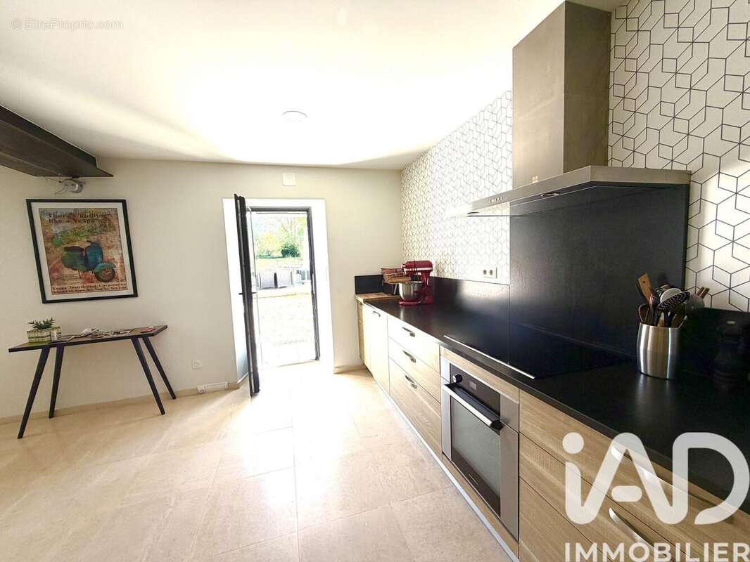 Maison 234 m² à Challignac  - photo 9