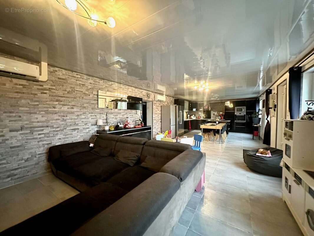 Maison à ESQUEHERIES