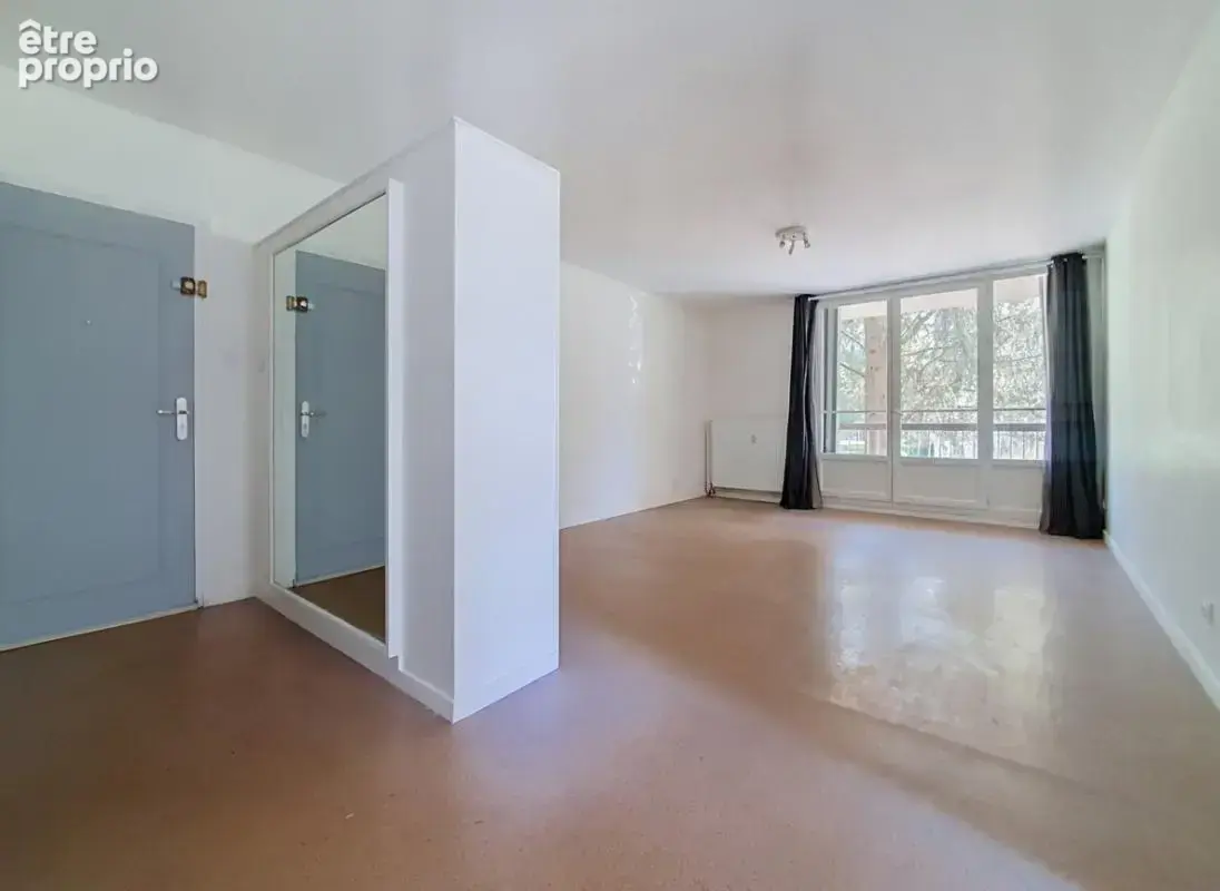 Appartement - 2 Chambres - 2 Balcons - Cave - Place de parking - Proches commodités - photo 4