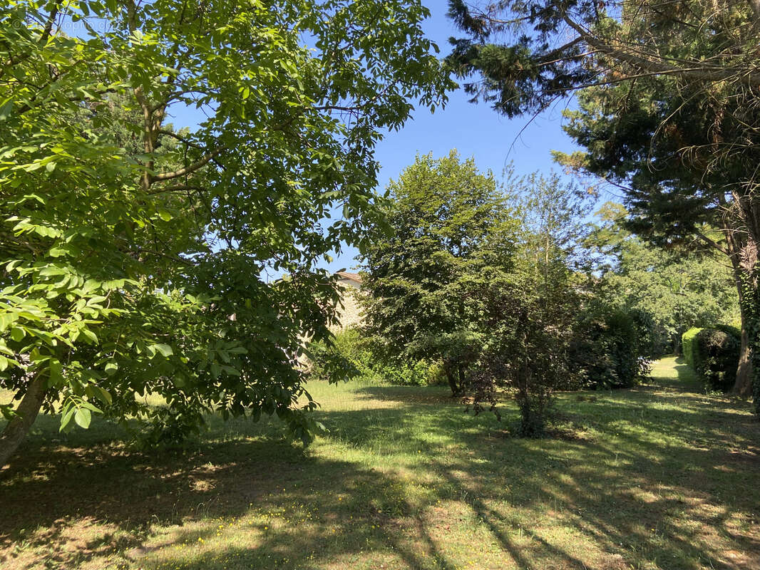 Maison à PUJOLS