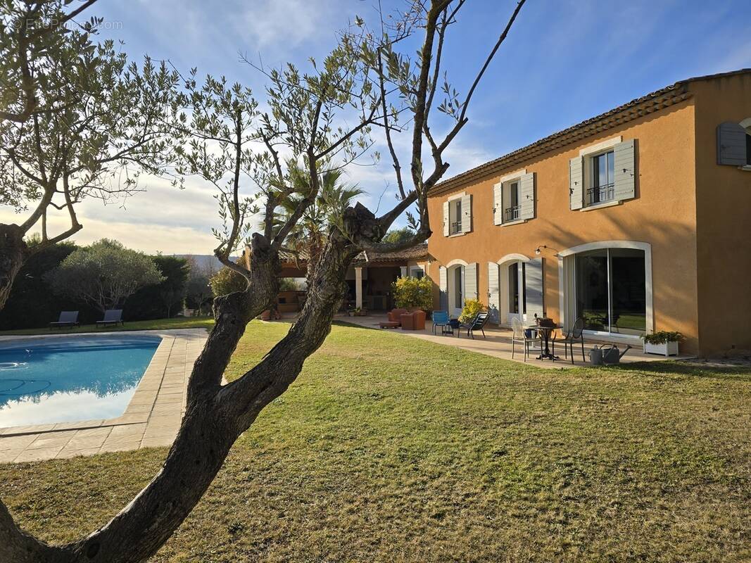 Maison à MEYRARGUES