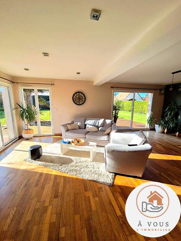 Maison 185 m² à Froberville  - photo 2