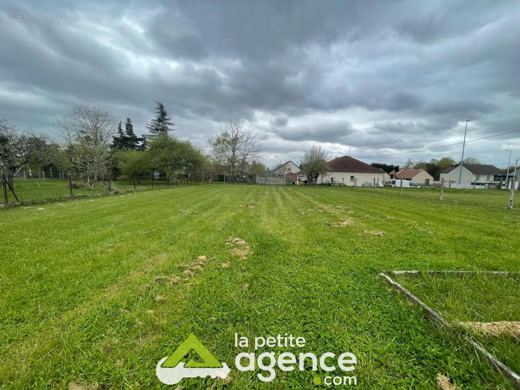 Terrain à BOURGES