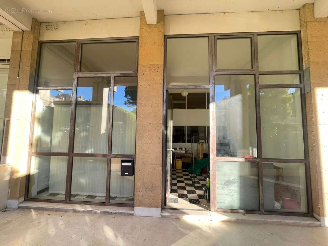 Commerce à MARSEILLE-5E