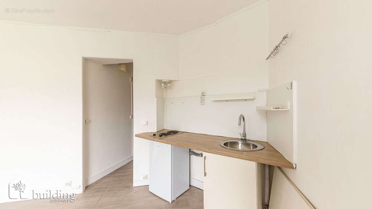 Paris 17e Wagram / Ternes - Appartement studio de 26 m² lumineux - photo 6