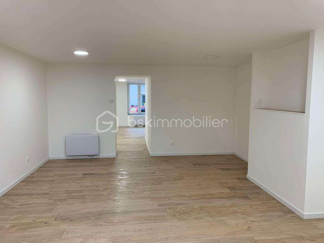 Appartement à MIRECOURT