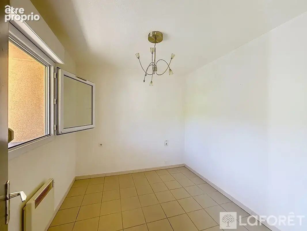 COURTHEZON - Appt 2 pièces lumineux, avec parking et cave. Investissement serein! - photo 3