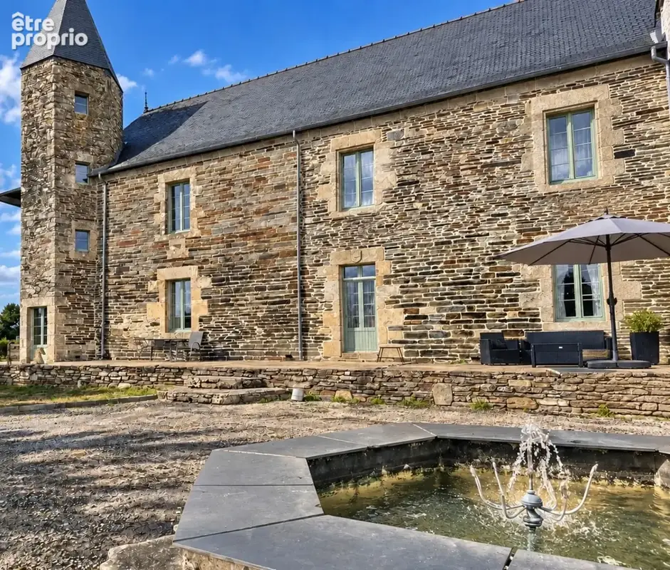 Manoir historique du xivᵉ siècle – 543 m² – 9 chambres – 5,5 hectares - photo 2
