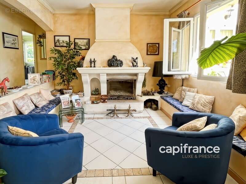 Maison à BAGNOLS-EN-FORET