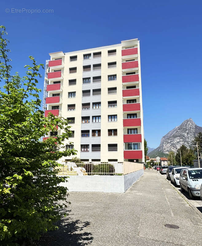 Appartement à FONTAINE