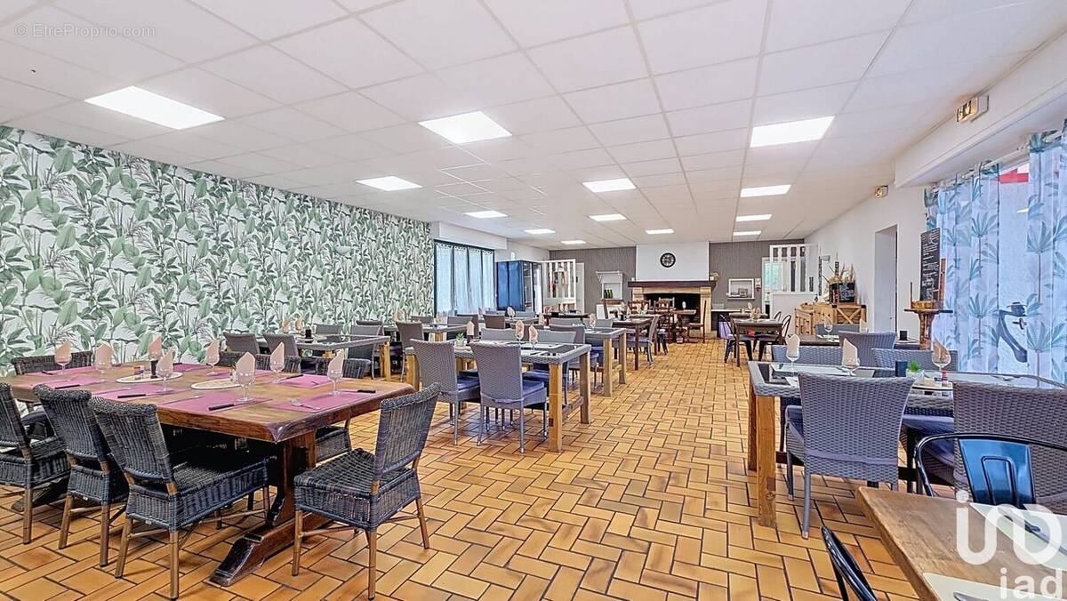 Photo 1 - Commerce à MONTARDON