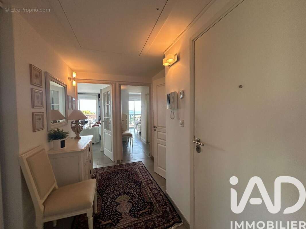 Photo 9 - Appartement à ROQUEBRUNE-SUR-ARGENS