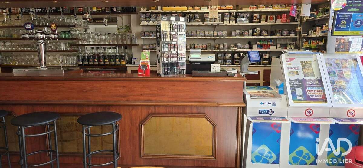 Photo 2 - Commerce à CHAMPIGNELLES