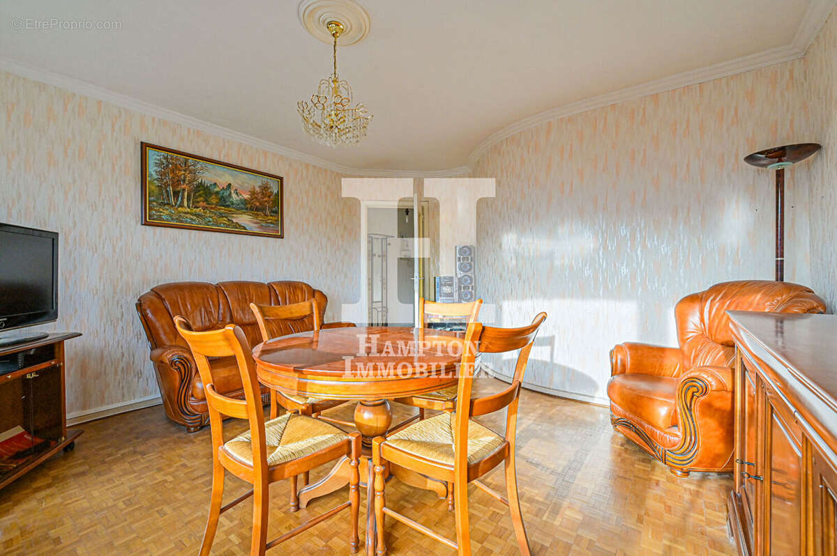 Appartement à PARIS-19E