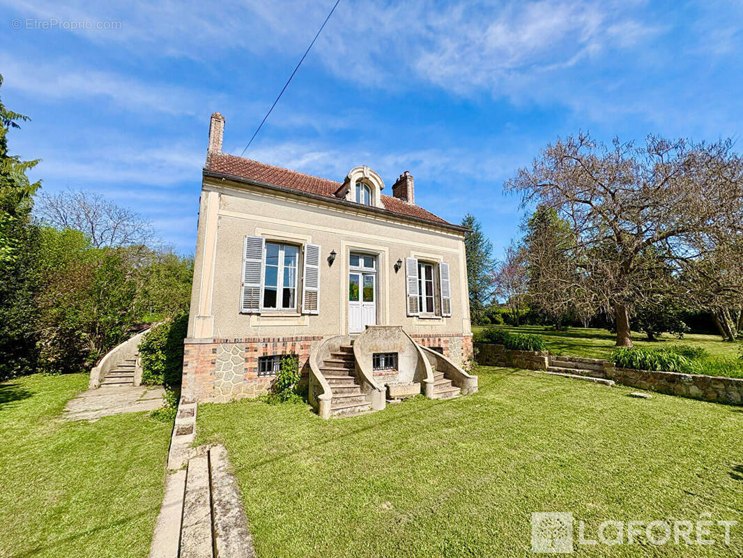 Maison à VALLERY