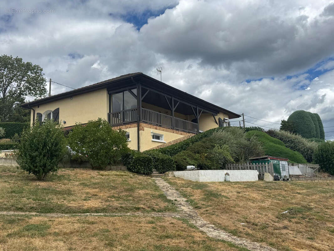 Photo 2 - Maison à AMPLEPUIS