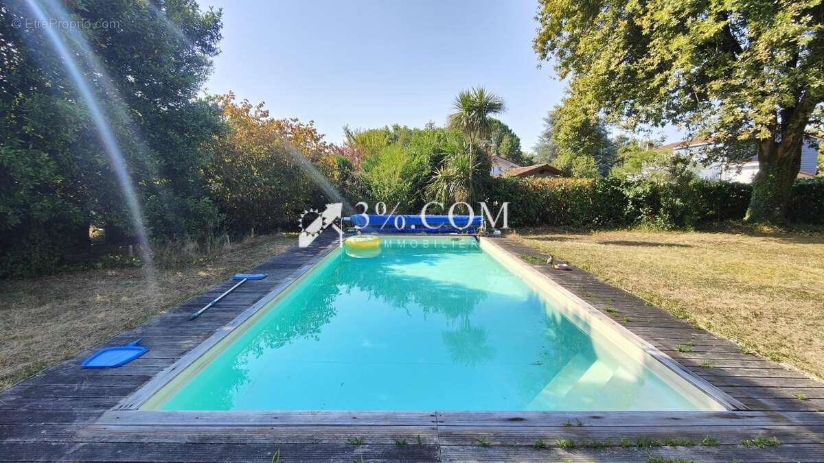 Maison à SAINT-PIERRE-DU-MONT