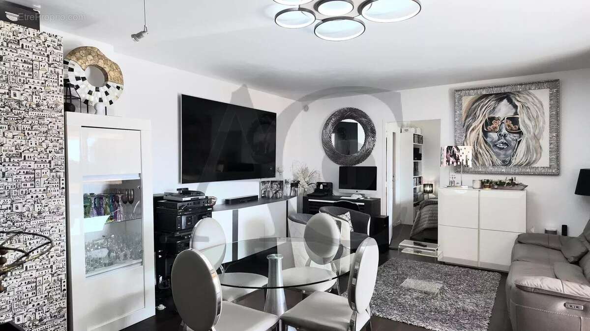 Appartement à VILLENEUVE-LOUBET