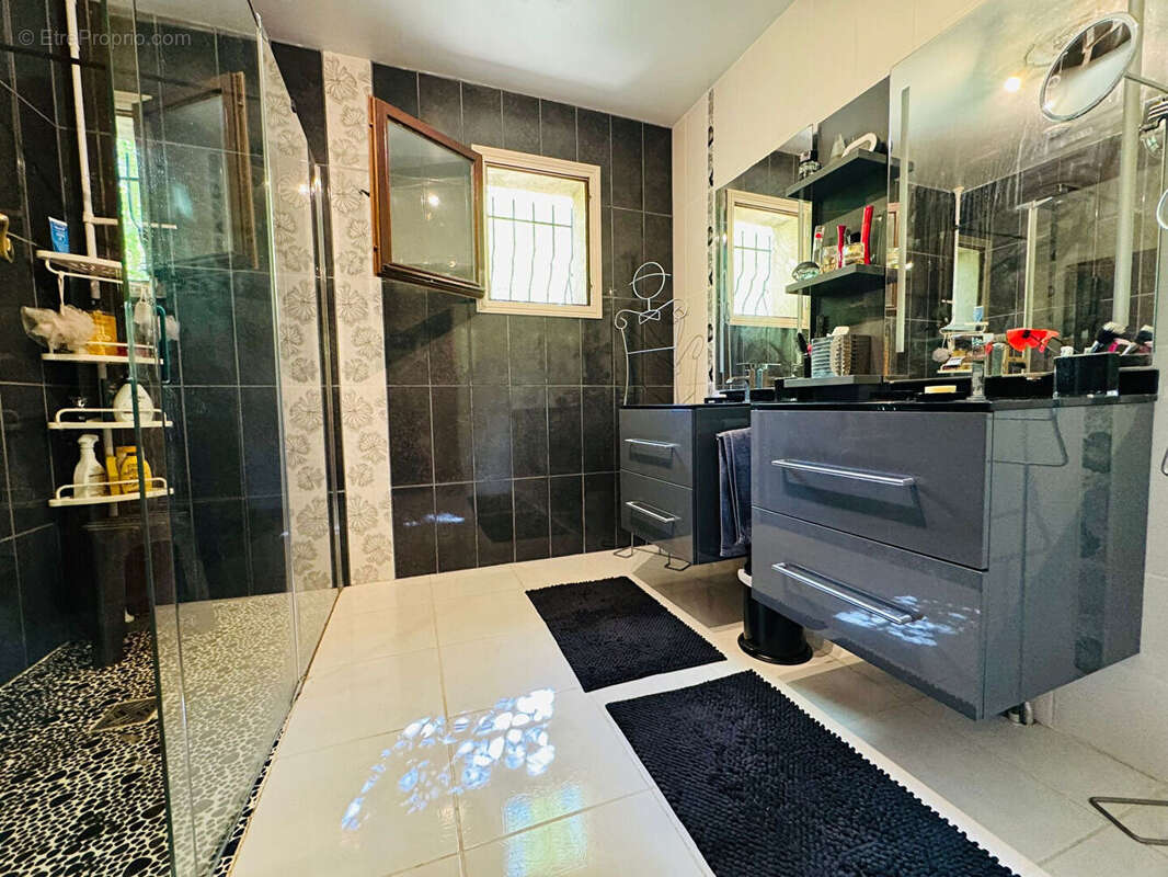 Maison à SAINT-CANNAT