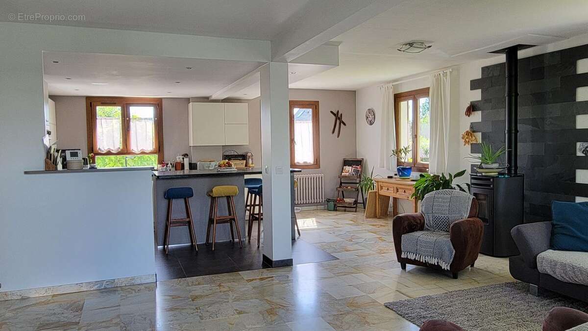 Maison à ARMENTIERES-EN-BRIE