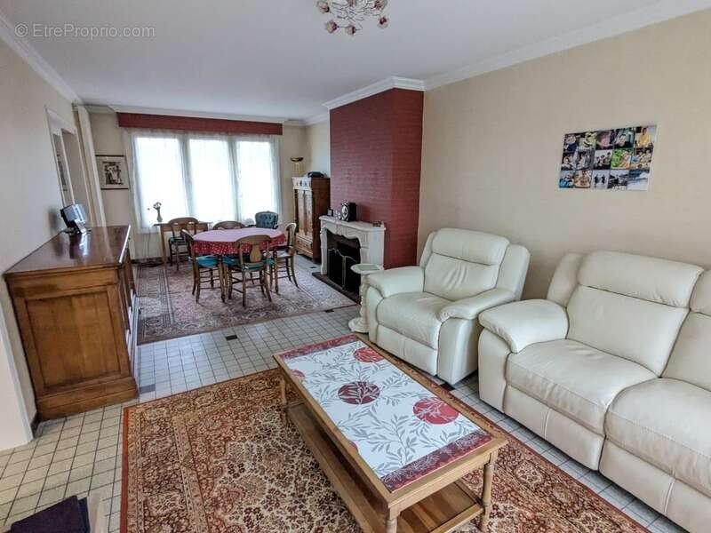 Maison à NEUVILLE-EN-FERRAIN