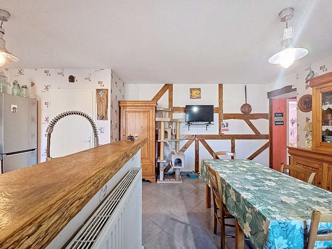 Maison à CURCIAT-DONGALON