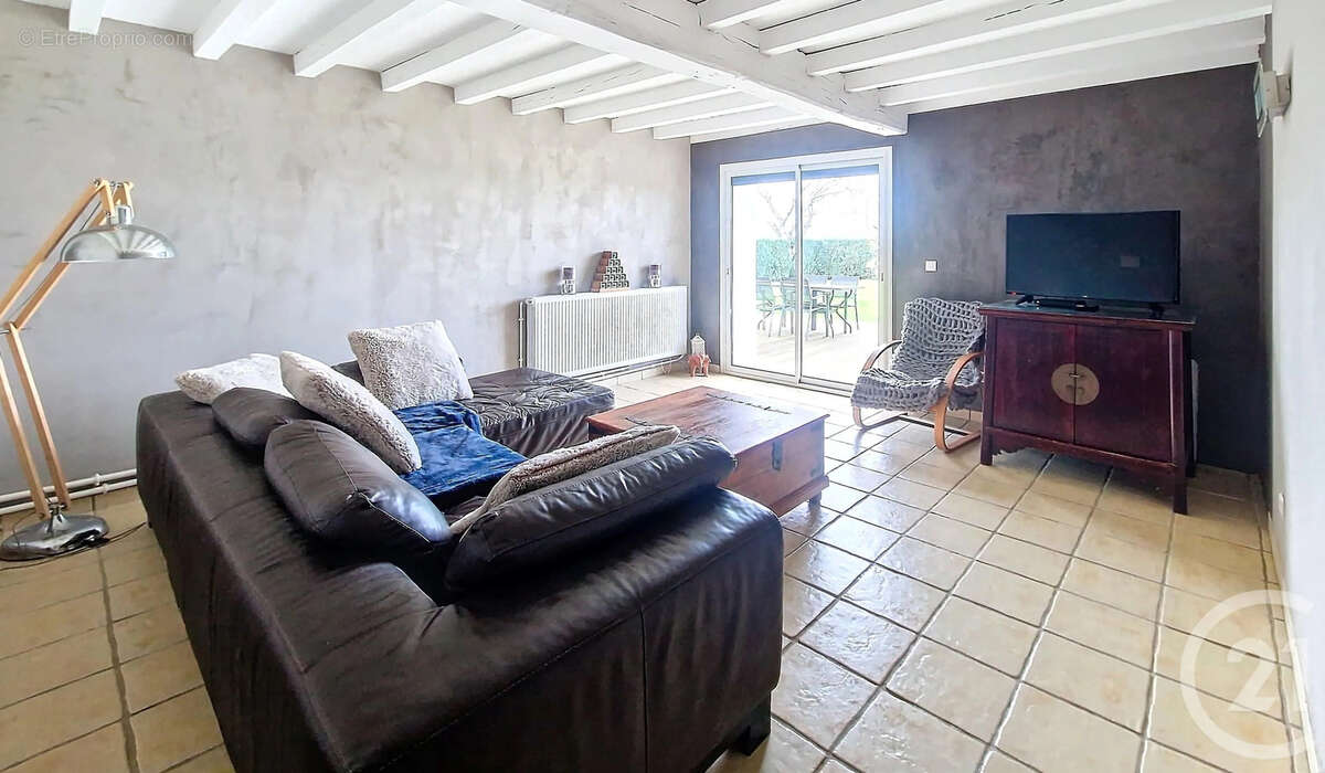Maison à LUZINAY