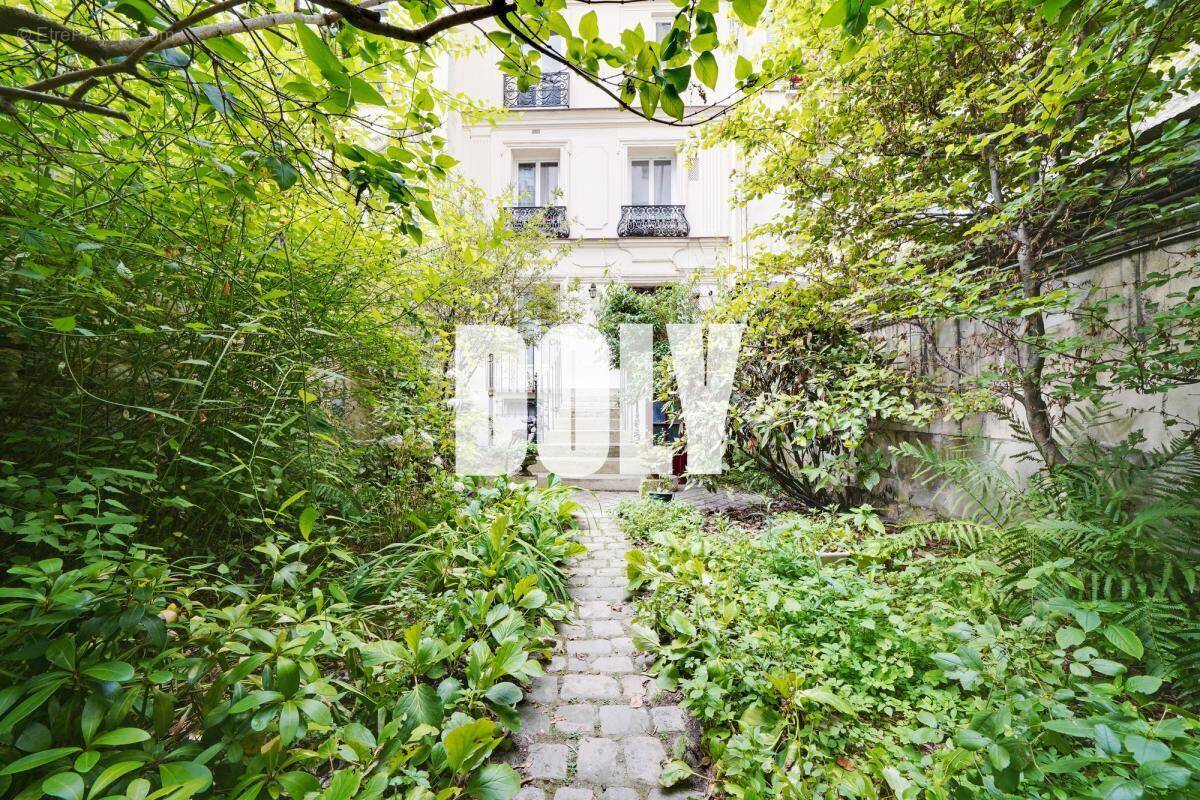 Appartement à PARIS-14E