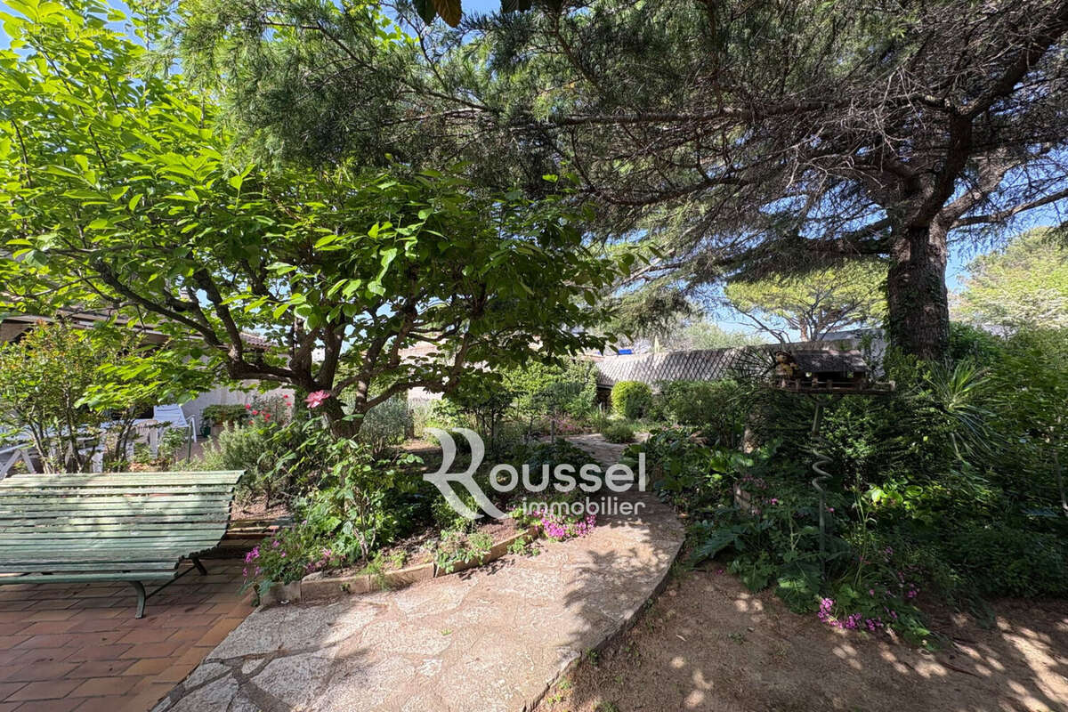 Maison à POUSSAN