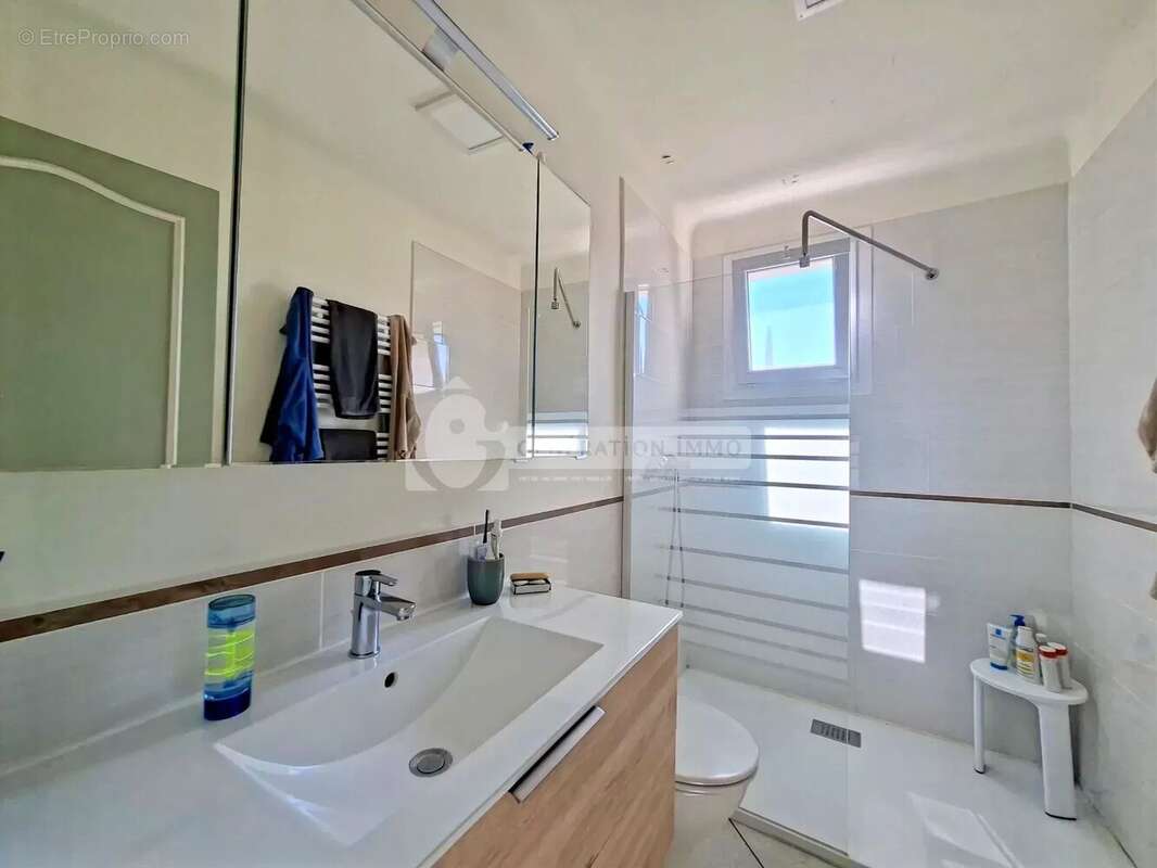 Maison à FONTVIEILLE