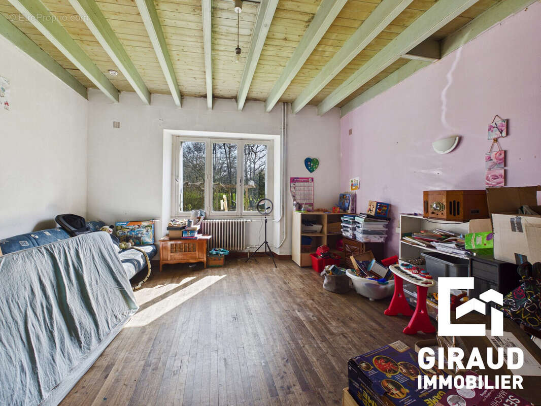 Maison à SAINT-CYR-DES-GATS