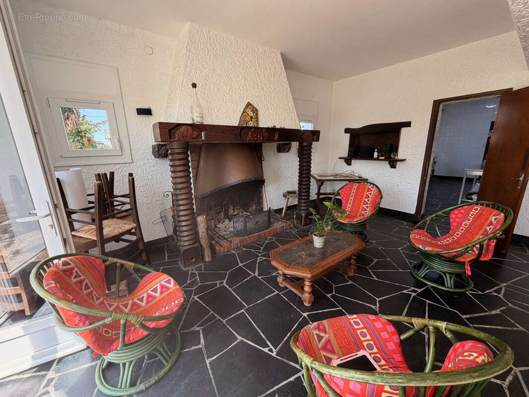 Maison à CHIS