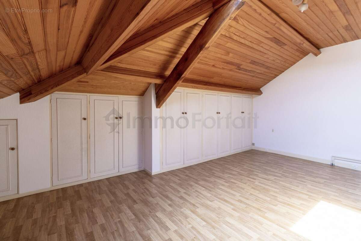 Appartement 74 m² à Arcueil  - photo 7