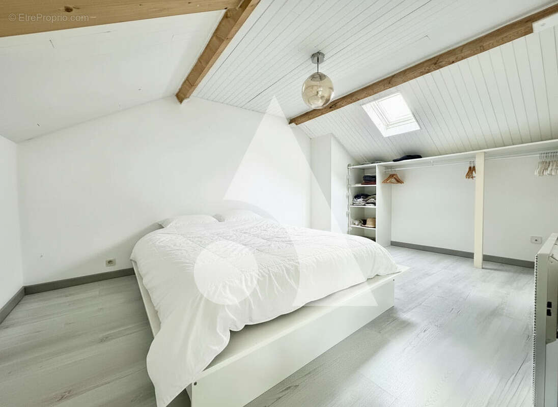 Maison à NEUFCHATEAU