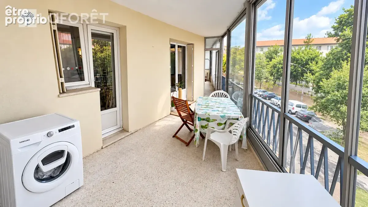 Cagnes-sur-mer  centre-ville  3/4 pièces avec grandes terrasses et vue château - photo 3