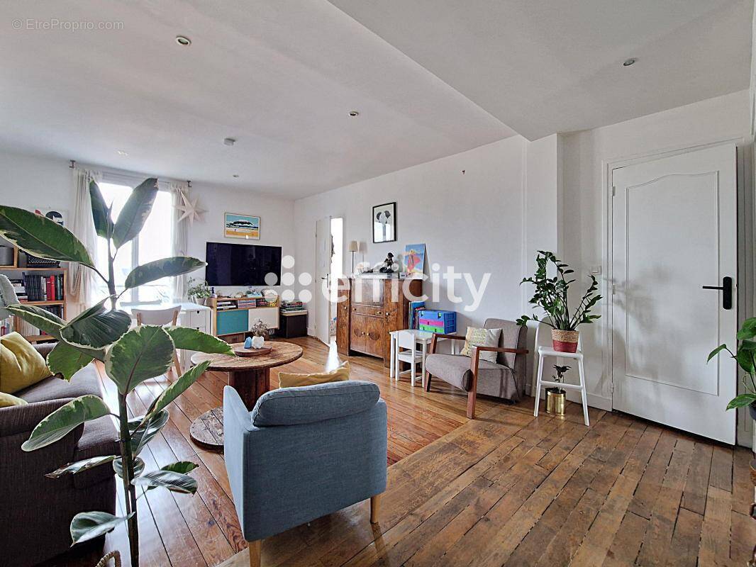 Appartement à ASNIERES-SUR-SEINE