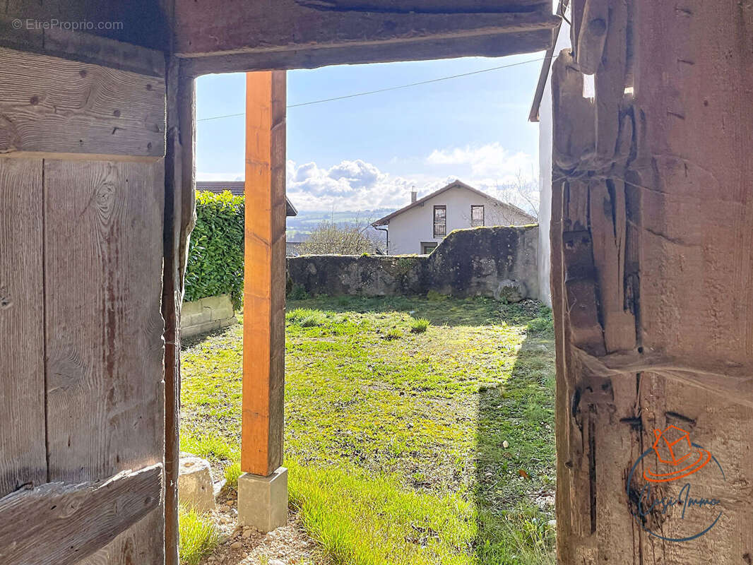 Maison à THOIRY