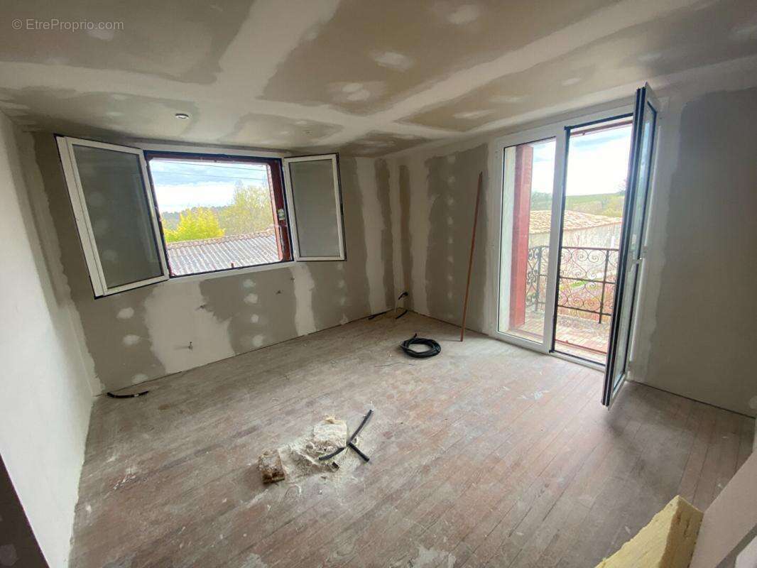 Maison à Doulezon, proche Gensac 152 m2, 4 chambres, dépendance et jardin - photo 11