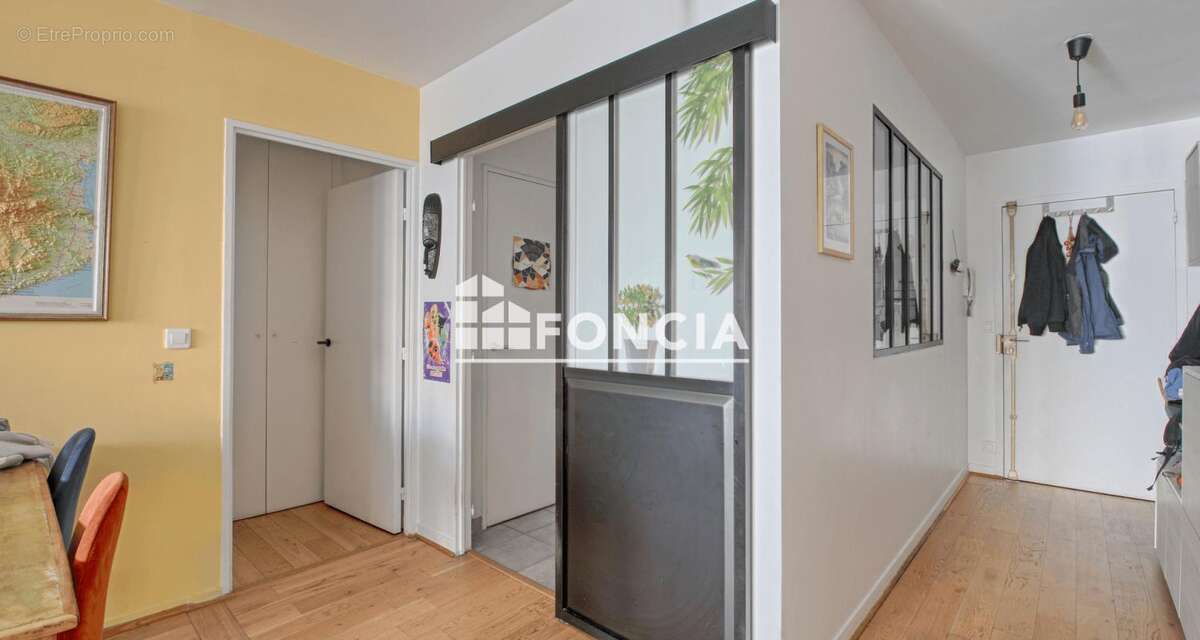 Appartement à PARIS-14E