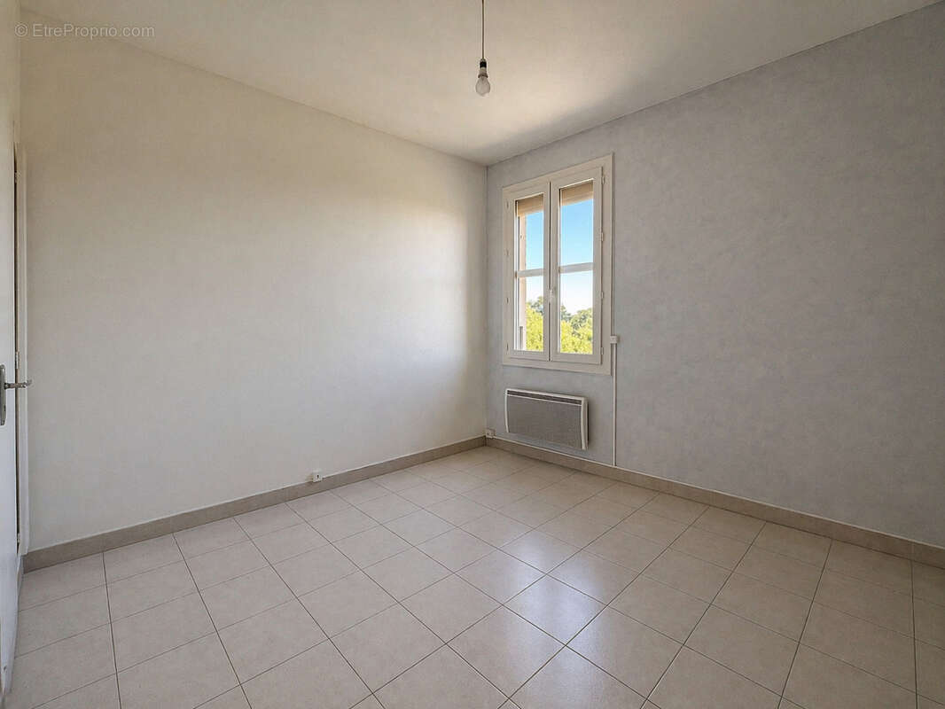 Appartement à VERGEZE