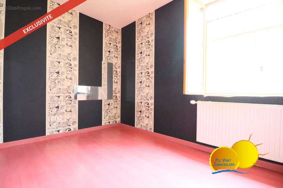 Ensemble immobilier de 2 grands appartements avec grenier, caves et cour - photo 4