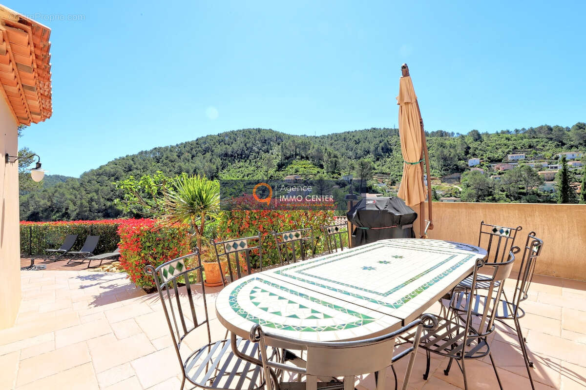 Maison à SOLLIES-TOUCAS