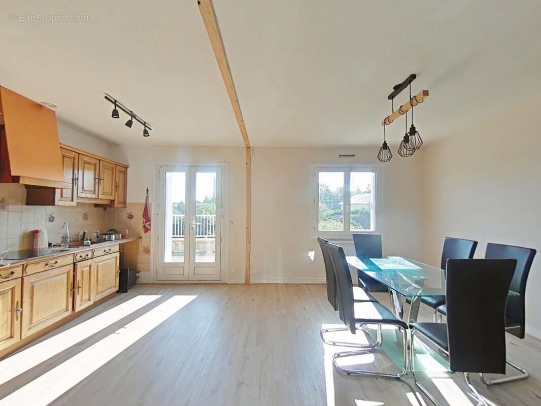 Maison à SAINT-JUST-SAINT-RAMBERT