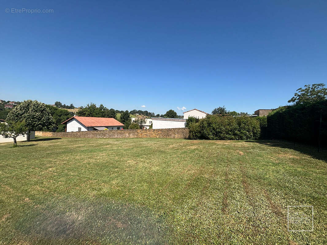 Lissieu - Terrain constructible de 1000 m²  - Vue sur les Monts du Lyonnais - photo 3