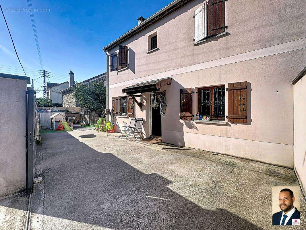 Maison à SAVIGNY-SUR-ORGE